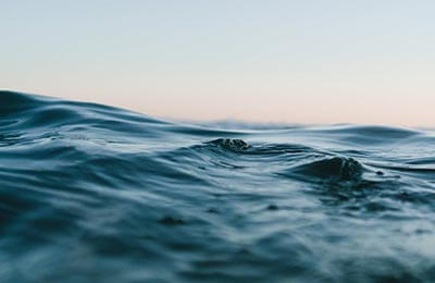 海水直流取水材质经济分析