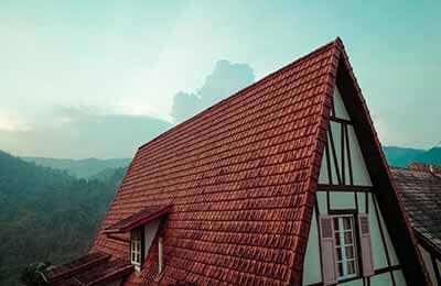 屋顶支架式光伏组件与幕墙光伏玻璃组件的比较研究